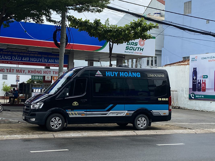Hãng xe Huy Hoàng với dịch vụ xe Limousine cao cấp, hiện đại. 