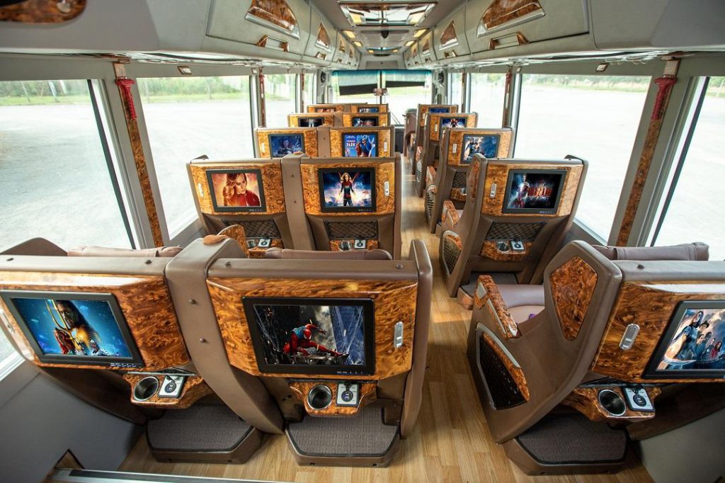 Không gian sang trọng, thoáng mát bên trong xe Bus thương gia 18 chỗ chạy tuyến Bến xe Vũng Tàu ⇔ Sân bay Tân Sơn Nhất.